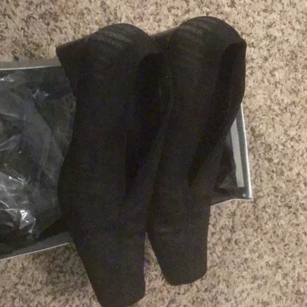 Moda Spana bronze stretch lizard fabric pump